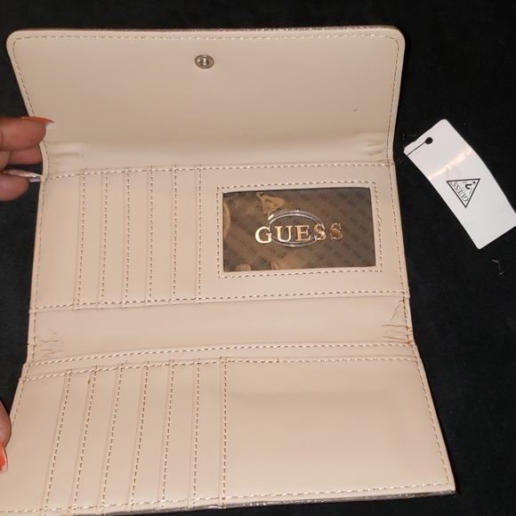Guess Wallet - Picture 2 of 2
